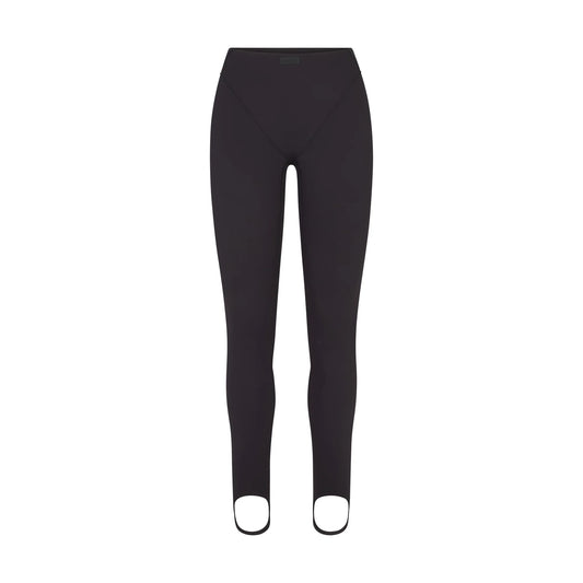 NikeSKIMS MATTE V-LINE STIRRUP LEGGING | OBSIDIAN