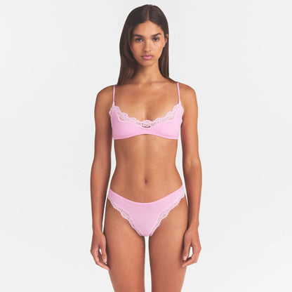 FITS EVERYBODY LACE SCOOP BRALETTE | BUBBLE GUM TONAL
