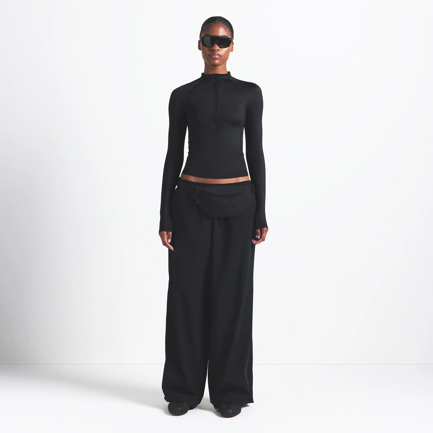 NikeSKIMS WOVEN NYLON OVERSIZED TRACK PANT | OBSIDIAN