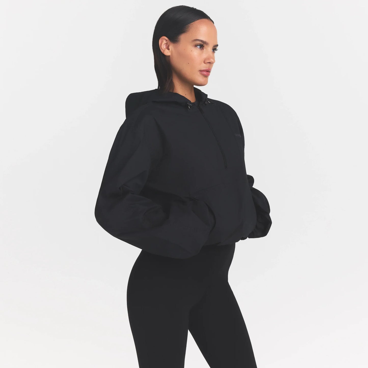 WOVEN COTTON HALF ZIP PULLOVER | ONYX