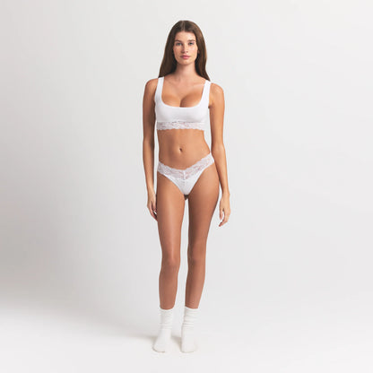 LIGHTWEIGHT COTTON WIDE LACE THONG | SNOW