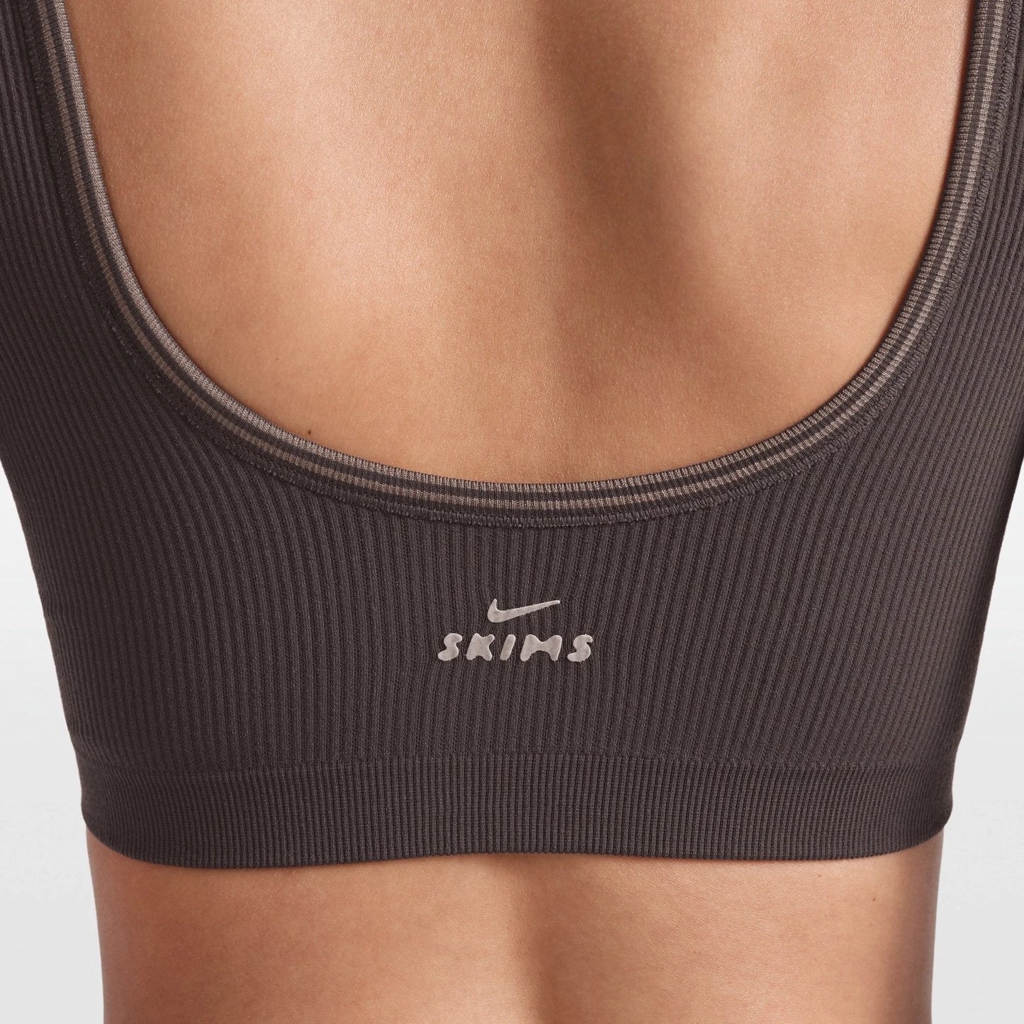 NikeSKIMS RIBBED SEAMLESS SCOOP BRA | PHOENIX