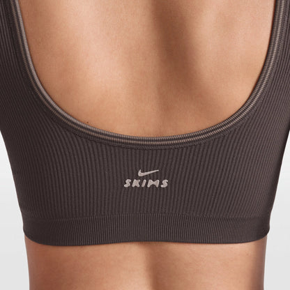 NikeSKIMS RIBBED SEAMLESS SCOOP BRA | PHOENIX