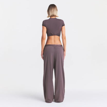 NikeSKIMS STRETCH NYLON OVERSIZED PANT | RESIN