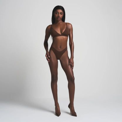 FITS EVERYBODY TRIANGLE BRALETTE | COCOA