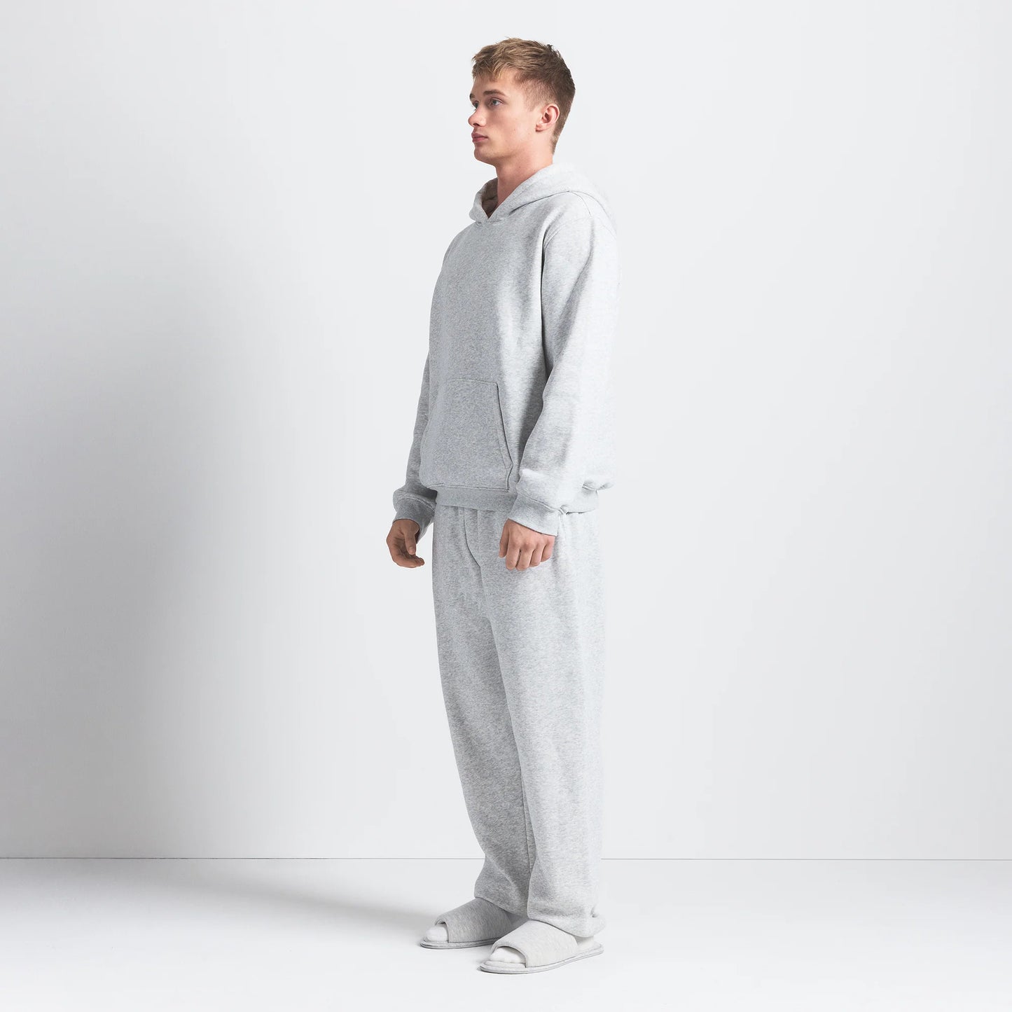 FLEECE LOUNGE MENS RELAXED HOODIE | LIGHT HEATHER GREY