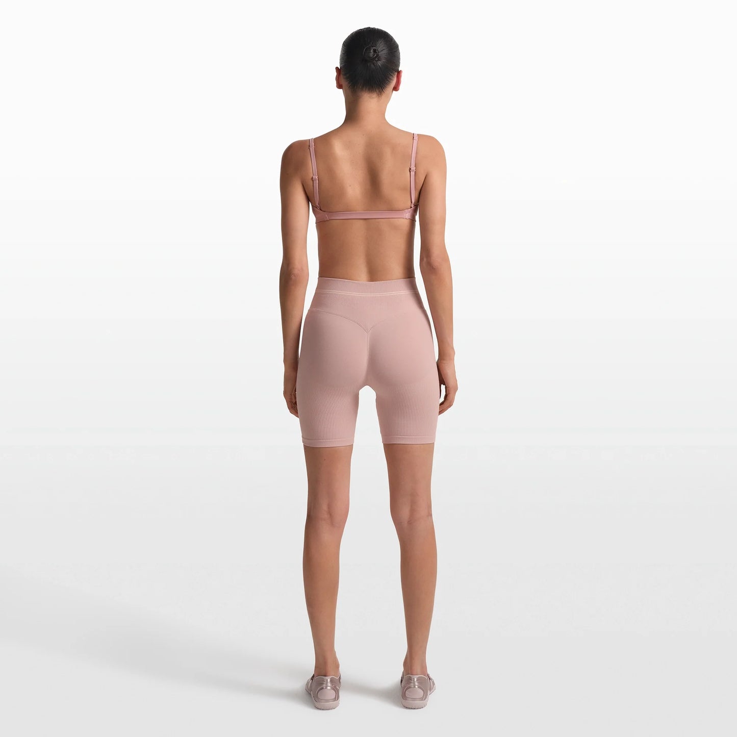 NikeSKIMS RIBBED SEAMLESS 5" BIKER SHORT | HIMALAYAN