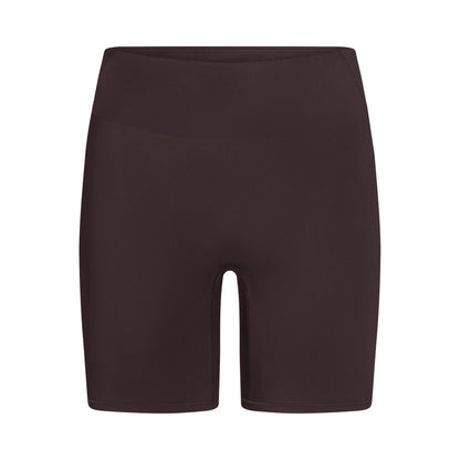 NikeSKIMS SHINE BONDED WAIST 5" BIKER SHORT | PHOENIX