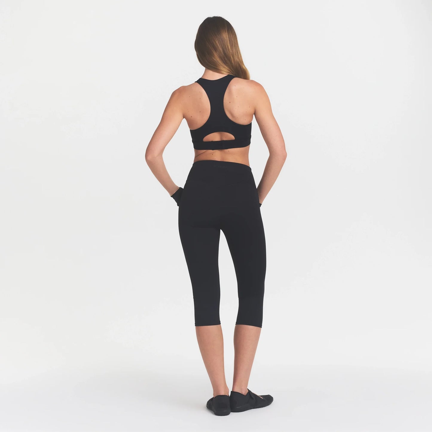 NikeSKIMS MATTE 17" CAPRI LEGGING | OBSIDIAN