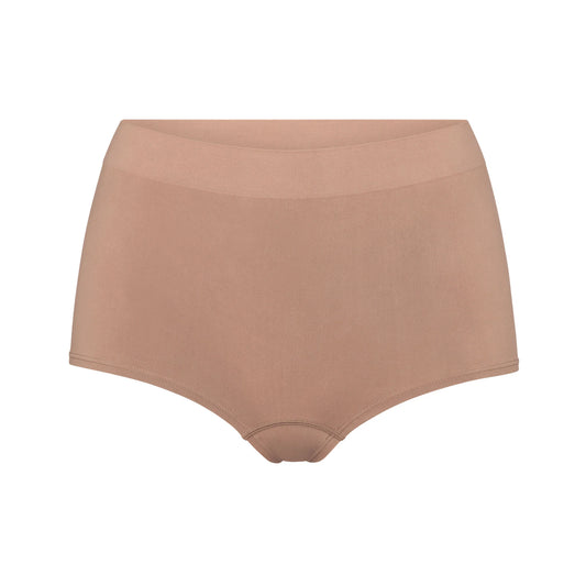 SOFT SMOOTHING SEAMLESS BOY SHORT | SIENNA