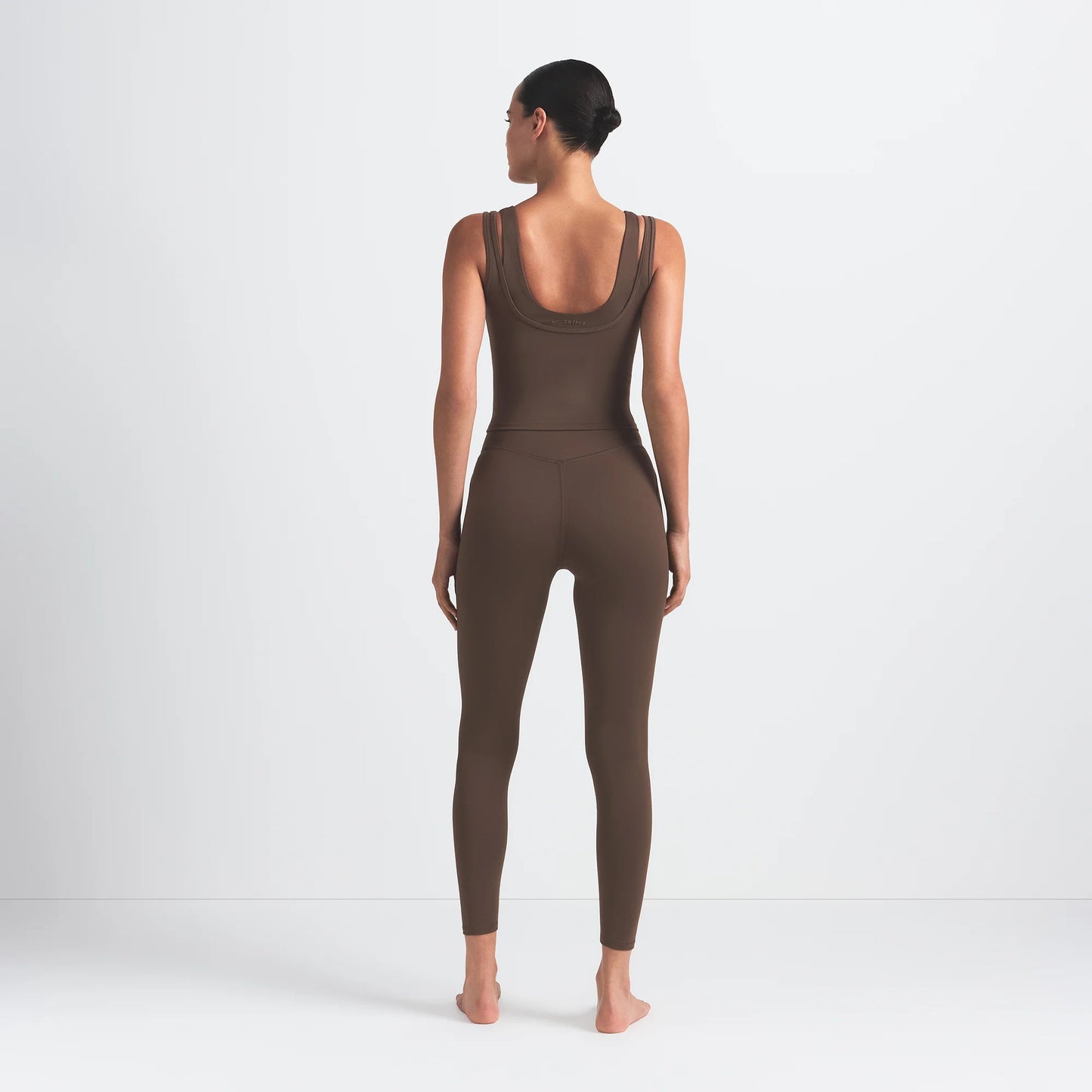 NikeSKIMS MATTE KNEE GRIP 26" LEGGING | DARK SEPIA