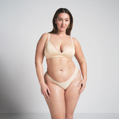 WIRELESS FORM T-SHIRT DEMI BRA | SAND