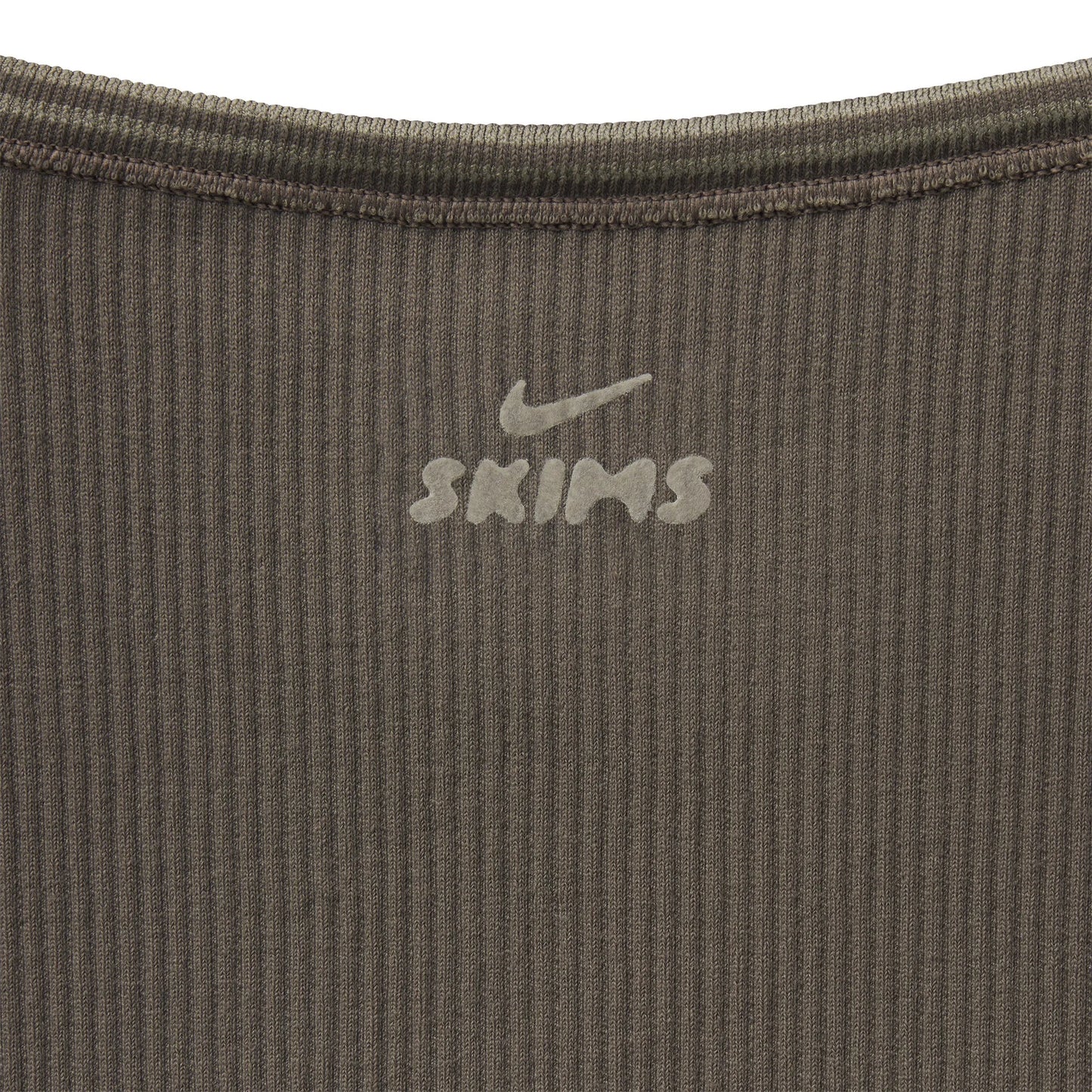 NikeSKIMS RIBBED SEAMLESS BABY T-SHIRT | DUSTY OAKMOSS