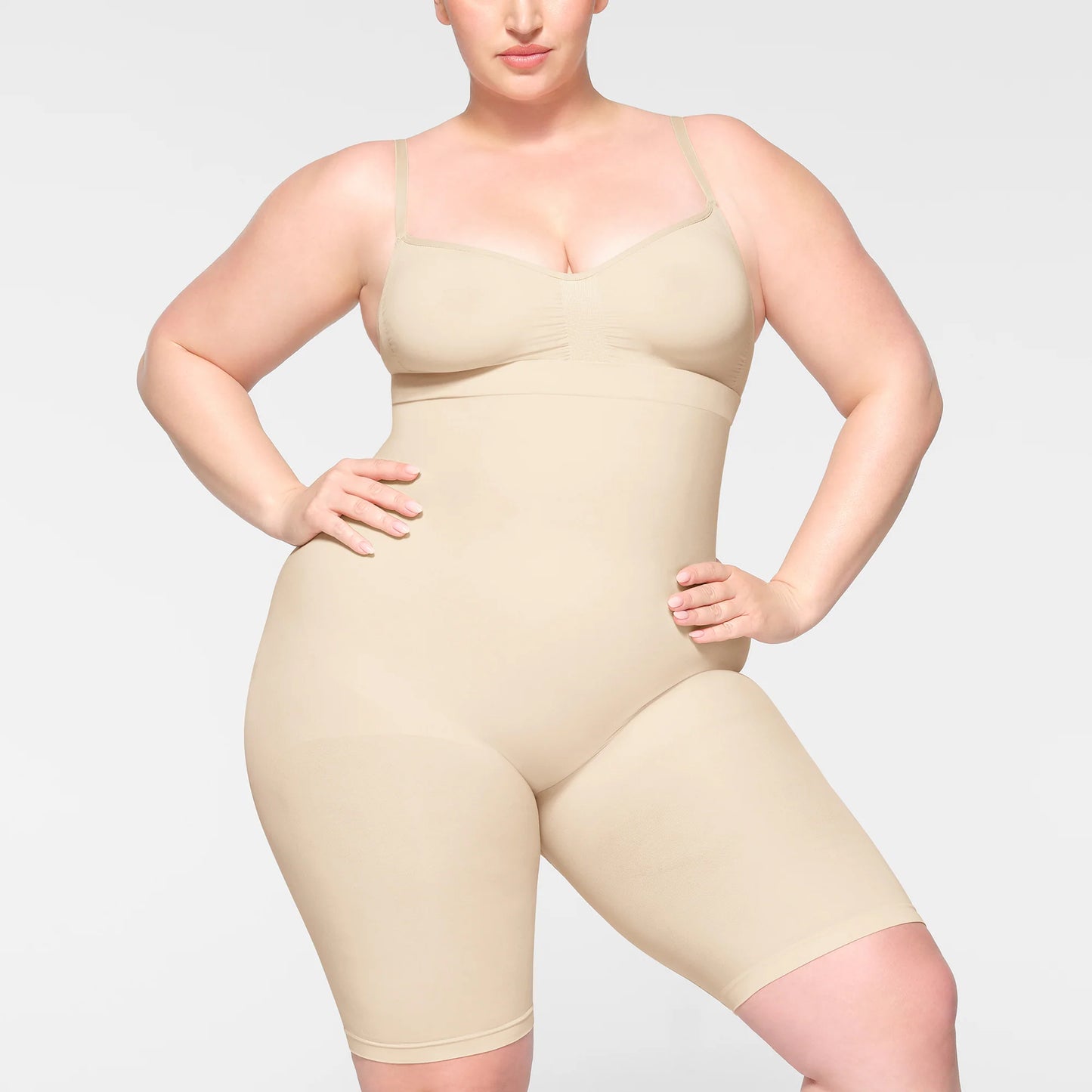 SEAMLESS SCULPT HIGH-WAISTED ABOVE THE KNEE SHORT | SAND