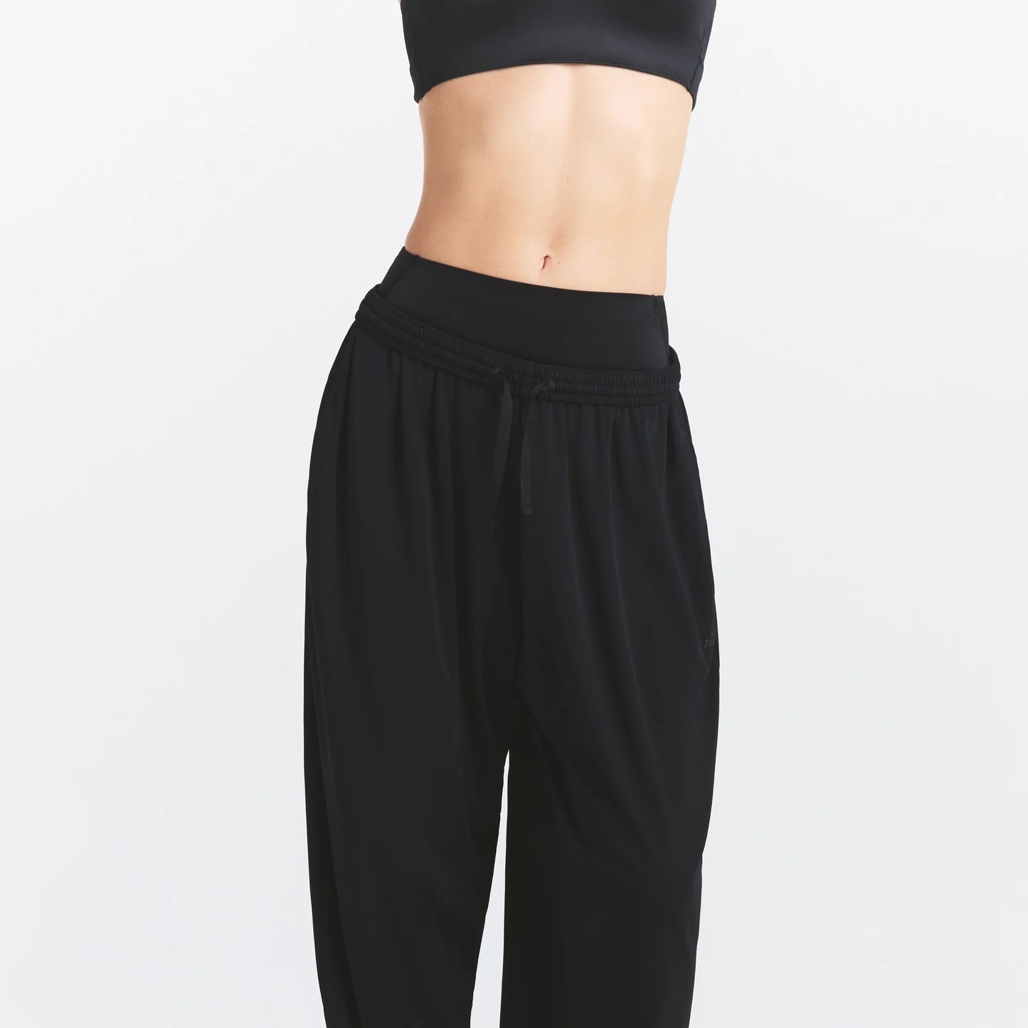 NikeSKIMS STRETCH KNIT BALLOON PANT | OBSIDIAN