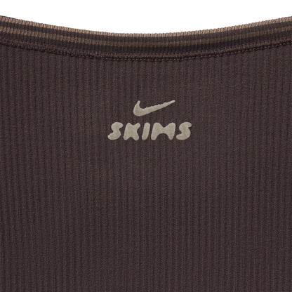 NikeSKIMS RIBBED SEAMLESS BABY T-SHIRT | PHOENIX