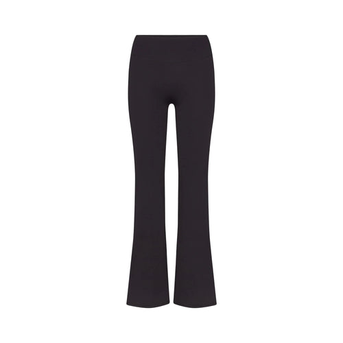 NikeSKIMS MATTE SLIM FLARE LEGGING | OBSIDIAN