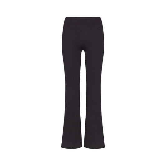 NikeSKIMS MATTE SLIM FLARE LEGGING | OBSIDIAN