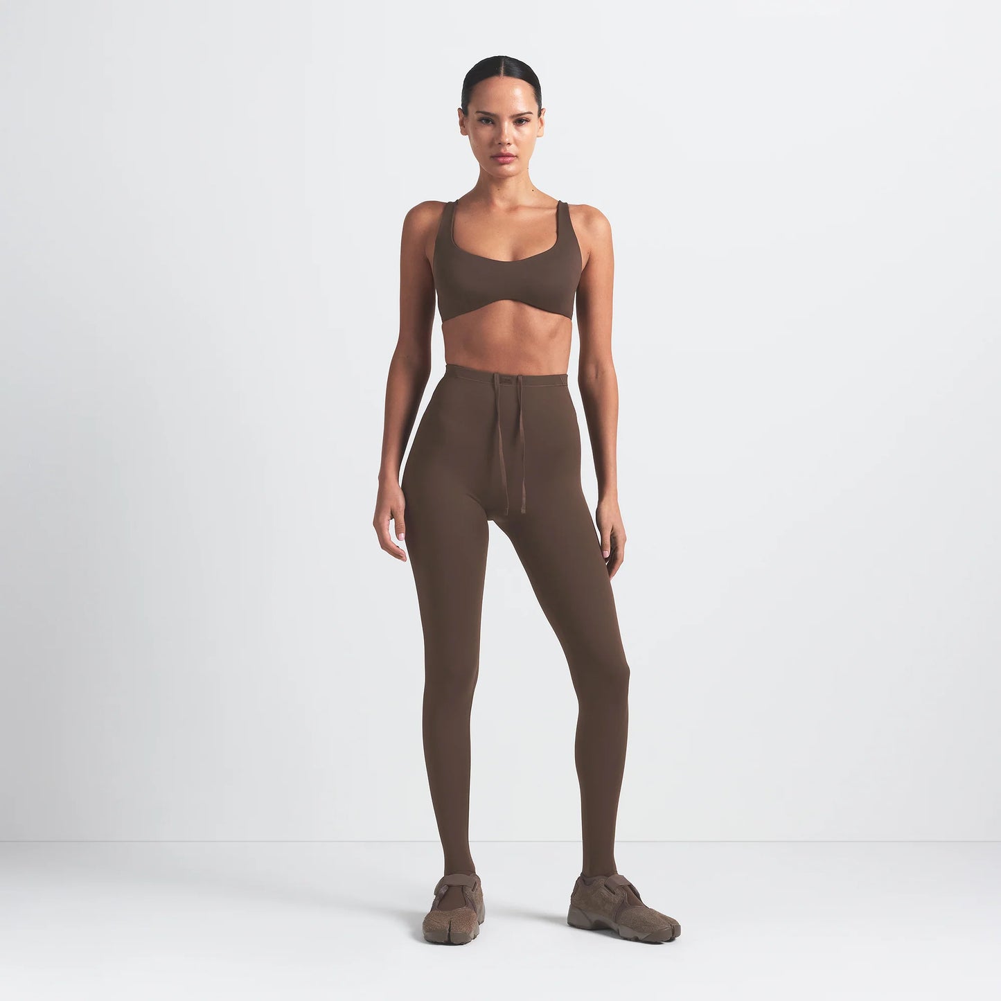 NikeSKIMS MATTE SHAPING SCOOP BRA | DARK SEPIA