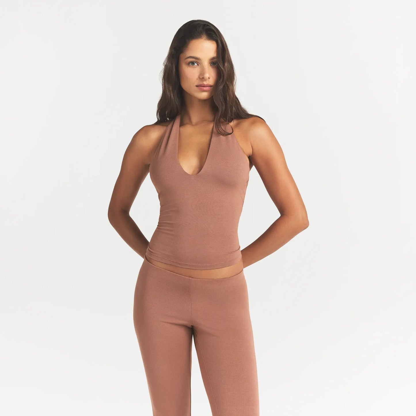 SMOOTH LAYERS HALTER TOP | NUTMEG