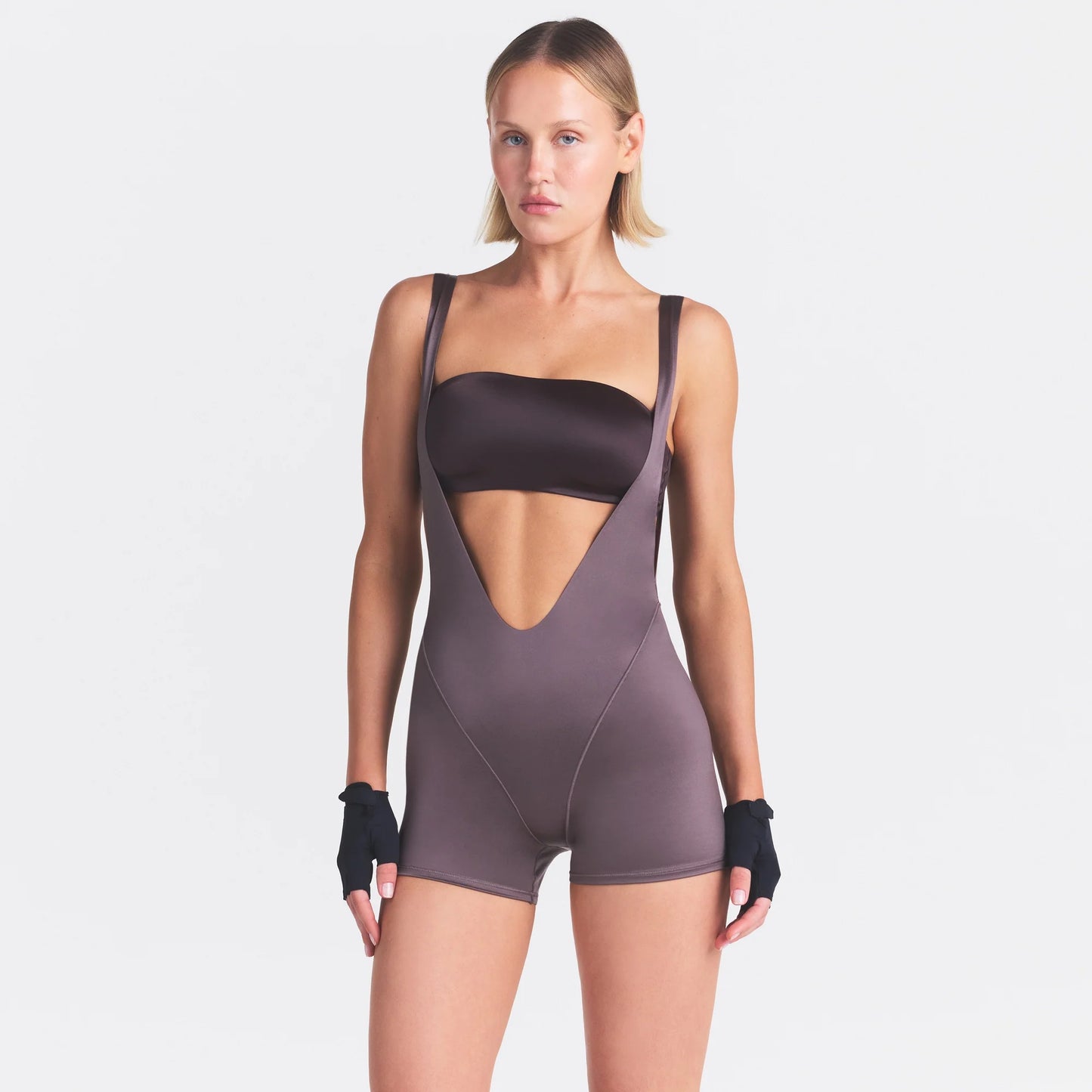 NikeSKIMS SATIN SHINE SUSPENDER 2.5" ONESIE | RESIN