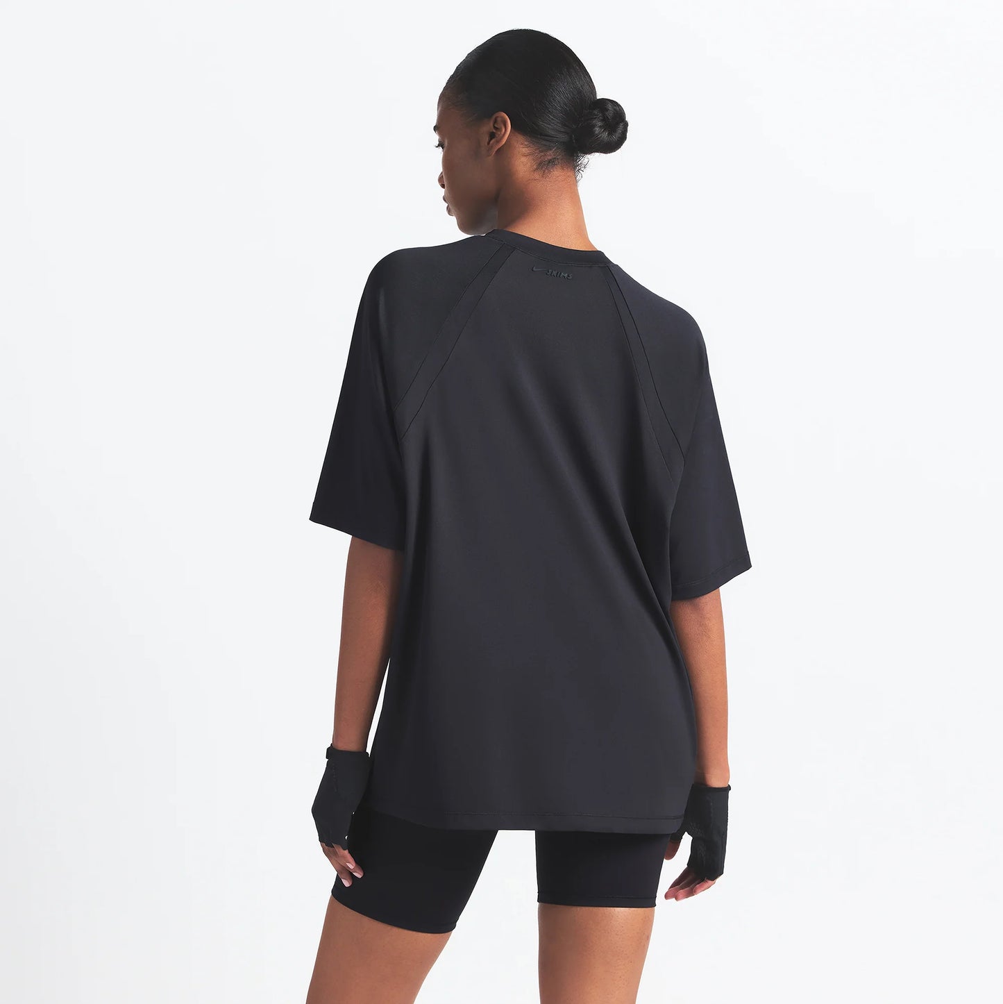 NikeSKIMS AIRY OVERSIZED T-SHIRT | OBSIDIAN
