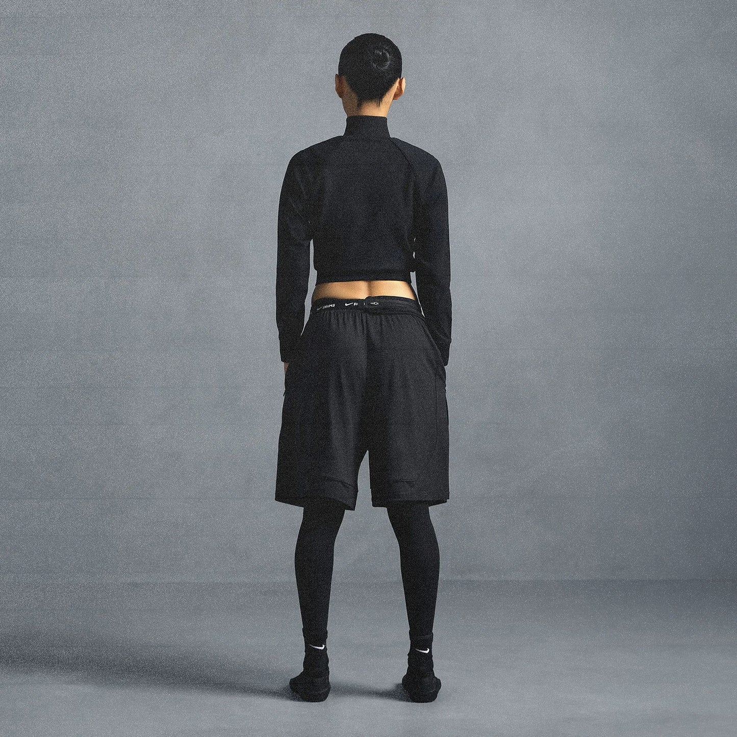 NikeSKIMS AIRY RELAXED SHORT | OBSIDIAN