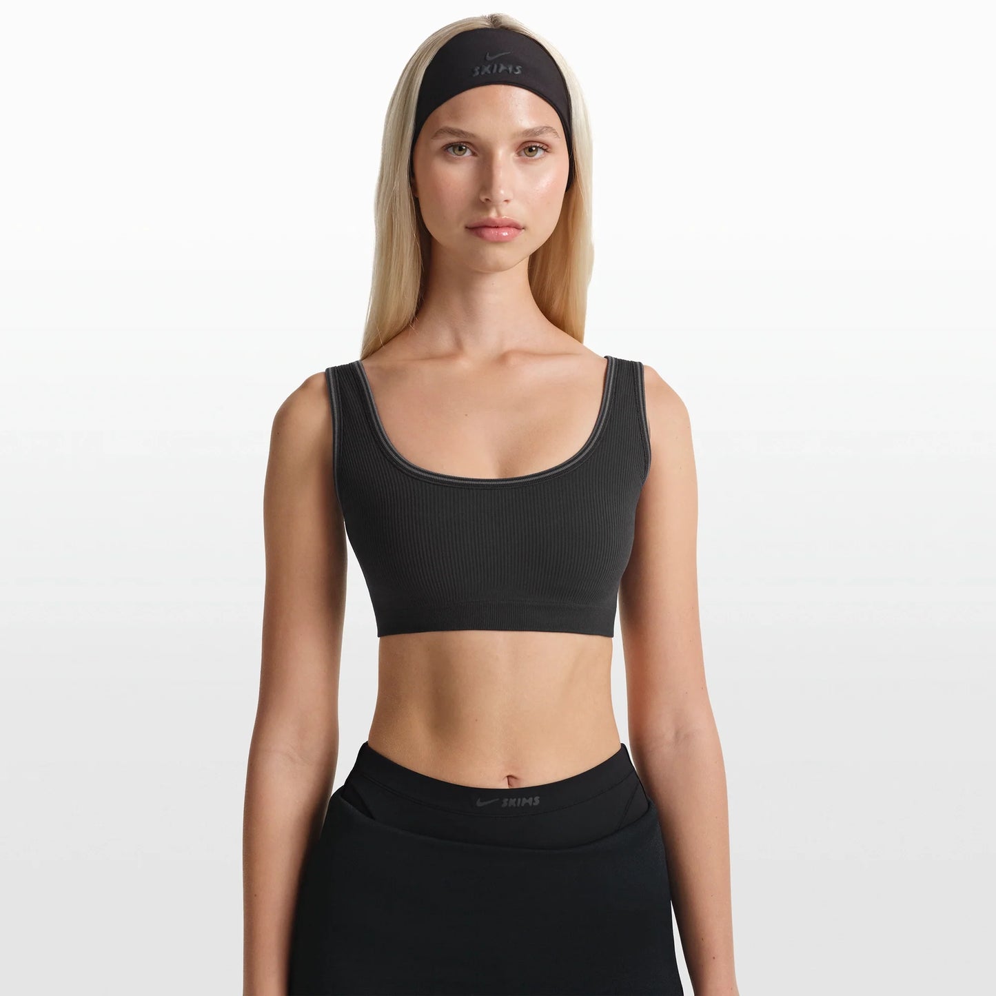 NikeSKIMS RIBBED SEAMLESS SCOOP BRA | OBSIDIAN