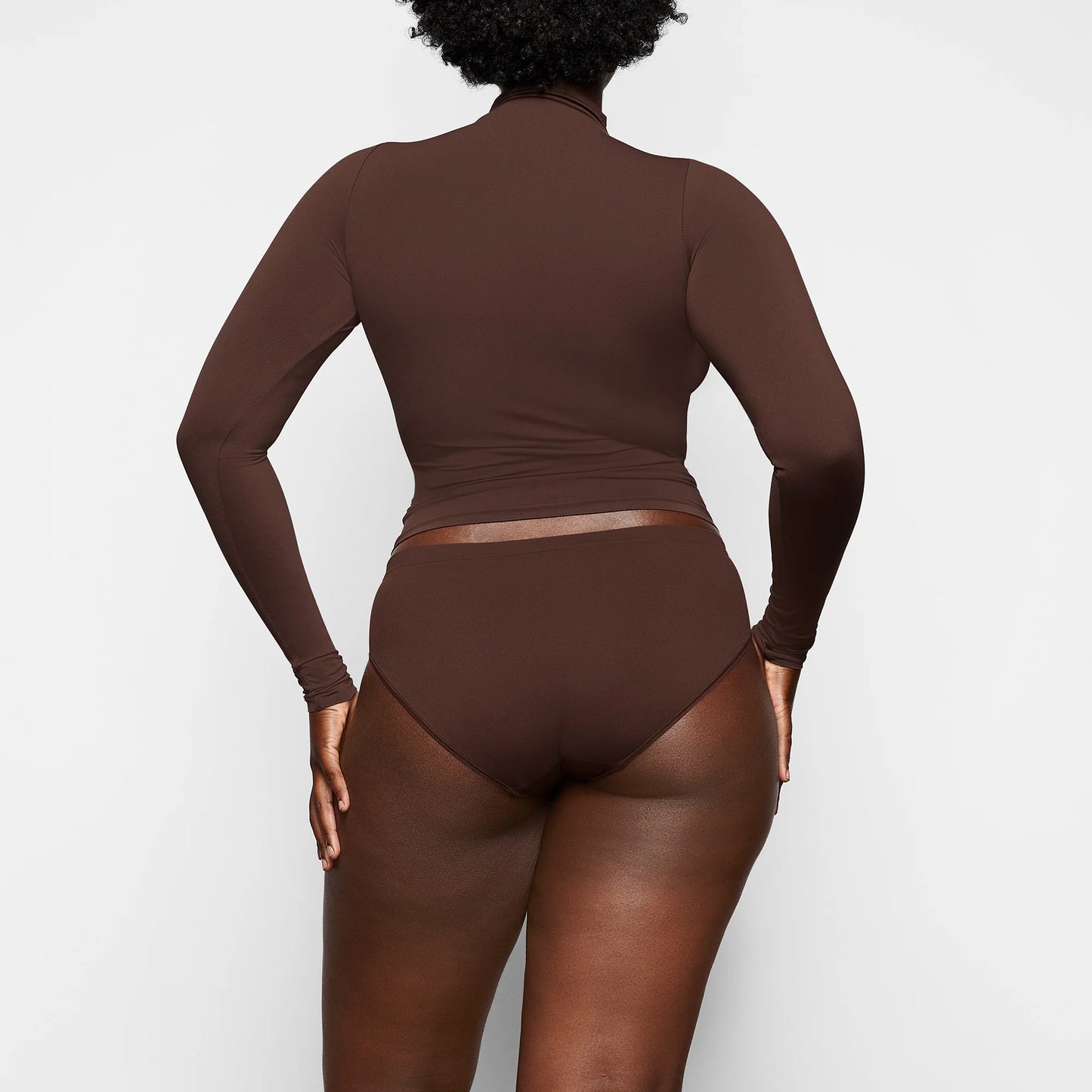 SOFT SMOOTHING SEAMLESS BRIEF | COCOA
