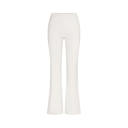 NikeSKIMS MATTE SLIM FLARE LEGGING | IVORY