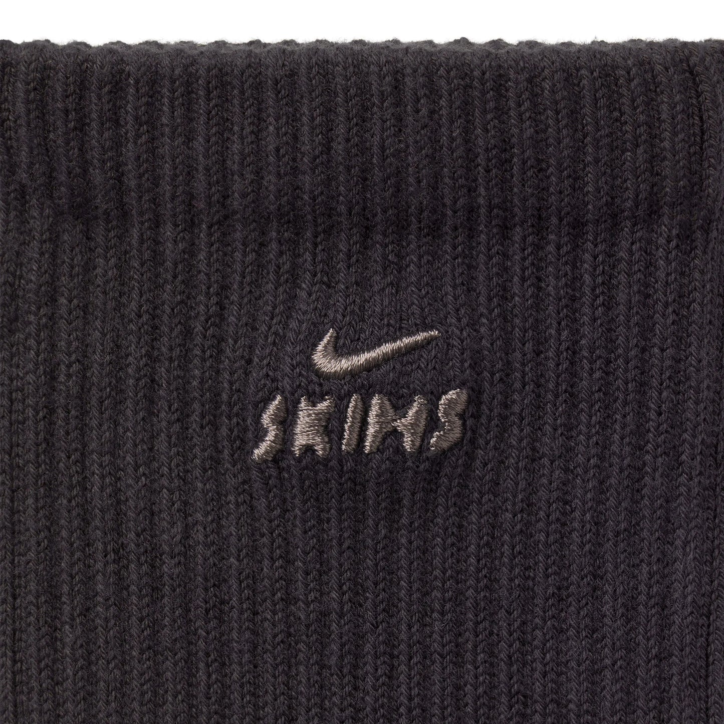 NikeSKIMS ACCESSORIES DRI-FIT™ PILATES GRIP CREW SOCK | OBSIDIAN