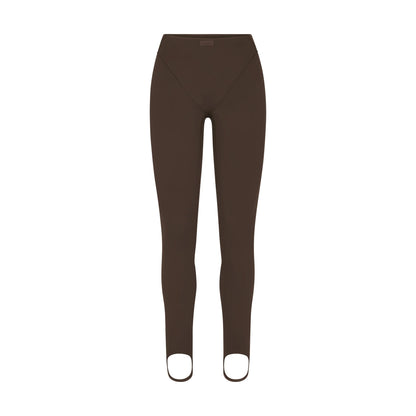 NikeSKIMS MATTE V-LINE STIRRUP LEGGING | DARK SEPIA