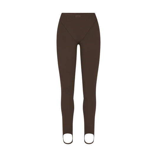 NikeSKIMS MATTE V-LINE STIRRUP LEGGING | DARK SEPIA