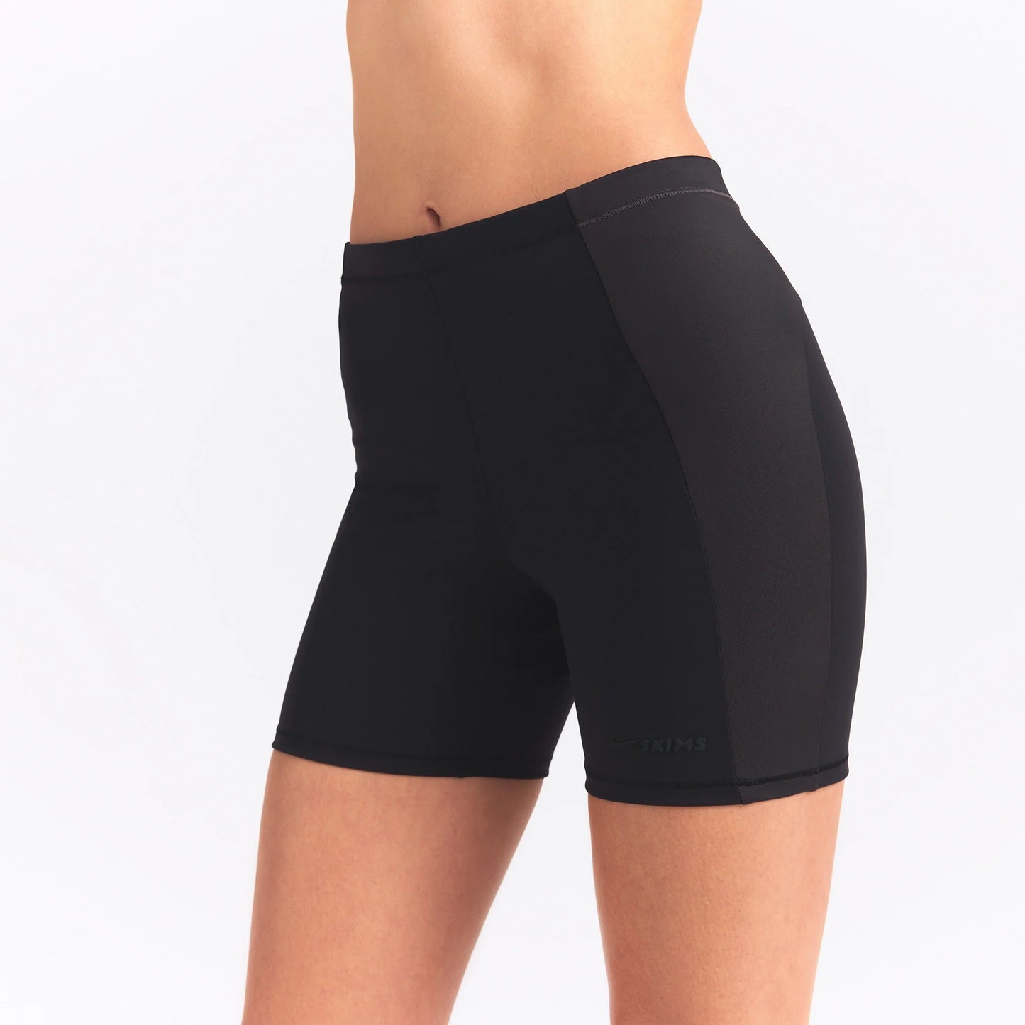 NikeSKIMS MATTE SHINE MIX 5" BIKER SHORT | OBSIDIAN AND IGNEOUS